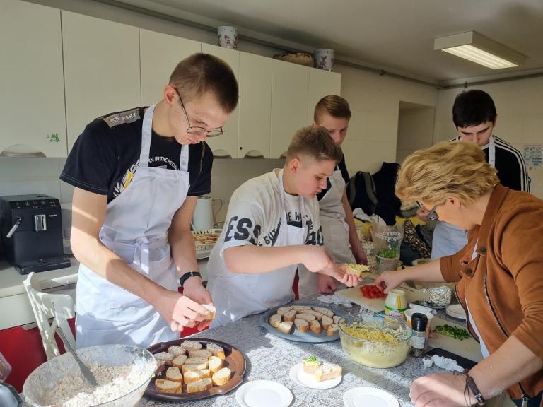 Warsztaty kulinarne z seniorami w Staniątkach