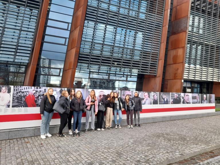 Uczestnicy 11-3 Hufca Pracy w Europejskim Centrum Solidarności