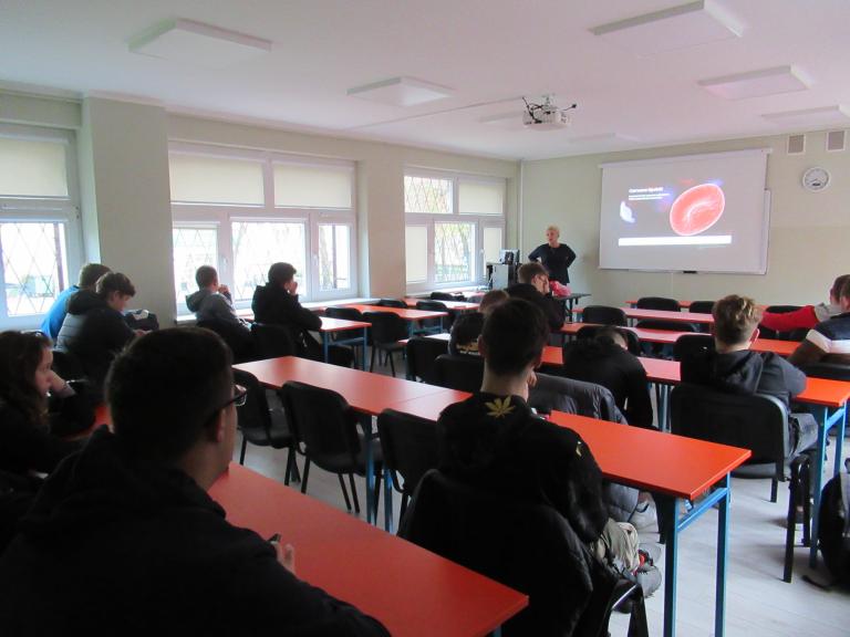 Promowanie krwiodawstwa w ostrowskim Hufcu Pracy 