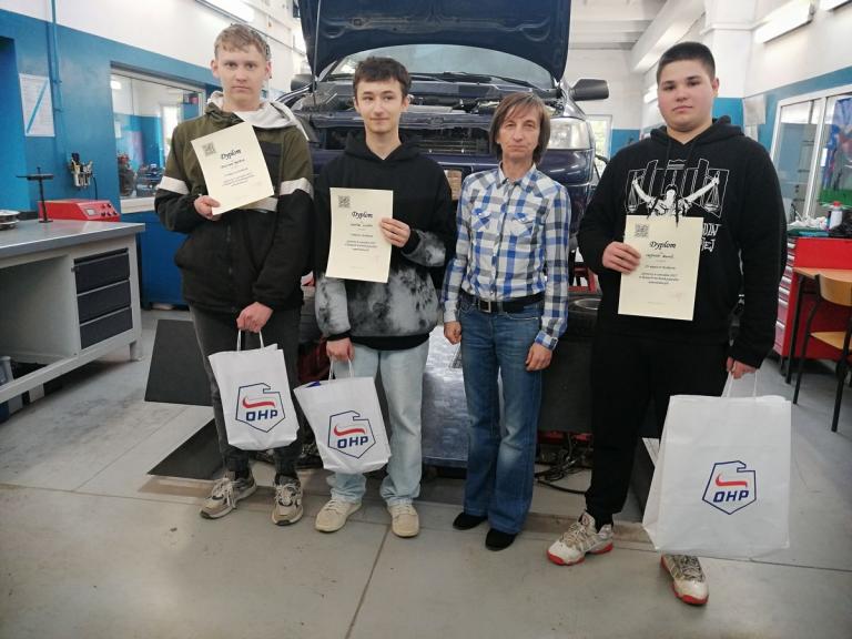 Sprawny w zawodzie - mechanik pojazdów samochodowych w jarosławskim Hufcu Pracy