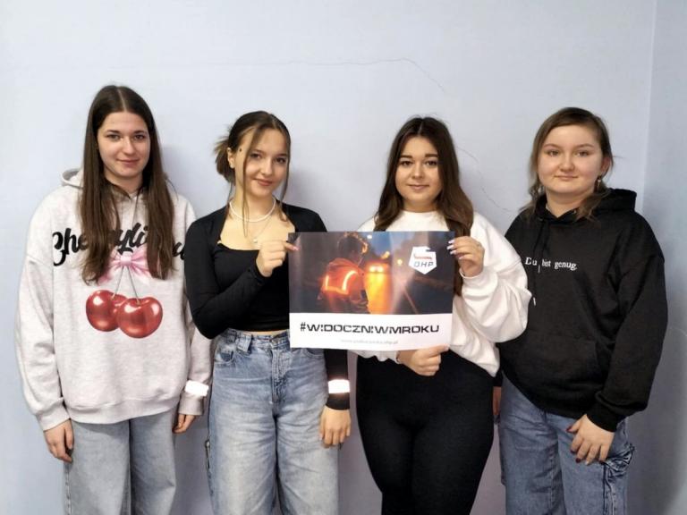 Uczestnicy dębickiego hufca Bezpieczni na feriach i #WIDOCZNIWMROKU