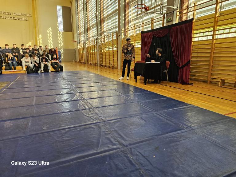 „Teatr Kurtyna” w 11-23 Hufcu Pracy w Słupsku