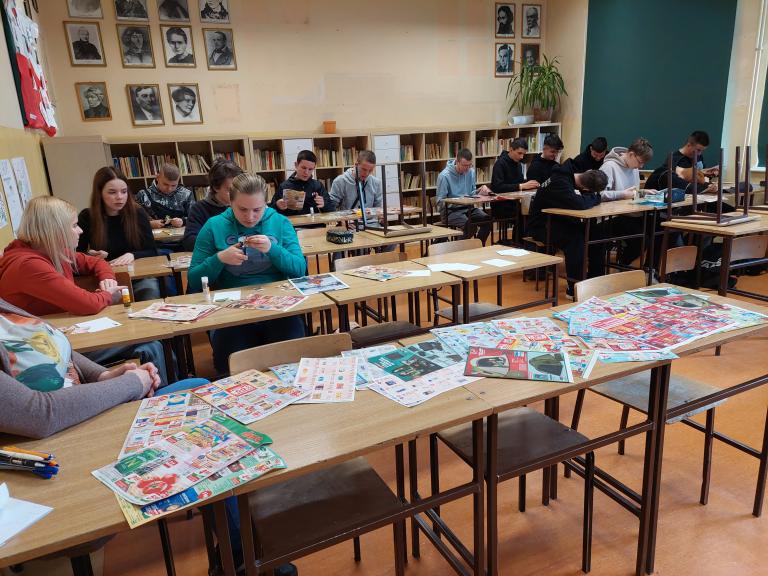Młodzież z Hufca Prace we Wschowie odkrywa swoje talenty podczas kreatywnych zajęć