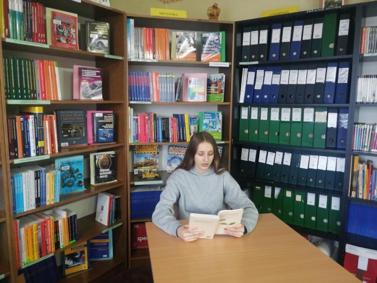 Głośne czytanie w jarosławskim Hufcu
