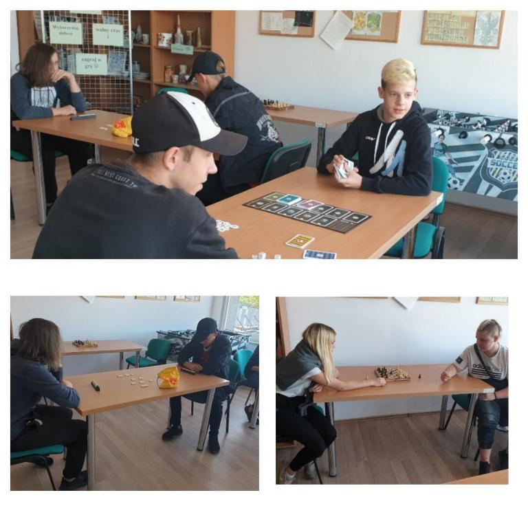 Gry stolikowe w lęborskim Hufcu Pracy