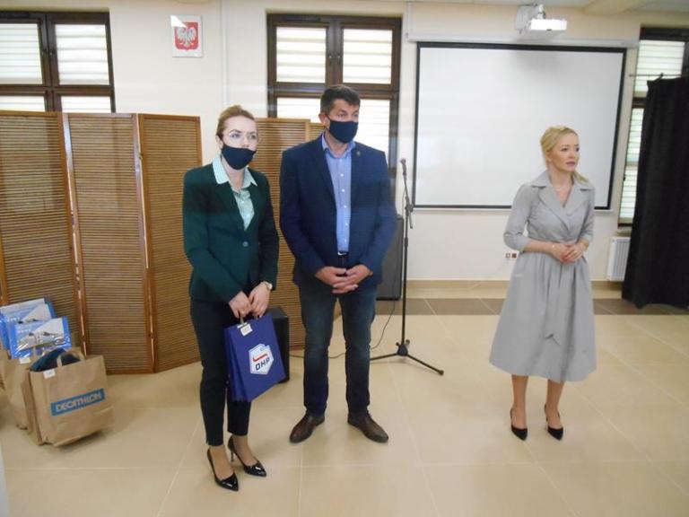 WRĘCZENIE NAGRÓD W OSIW W STARACHOWICACH