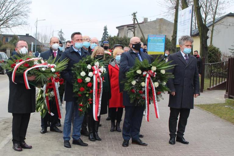  POWIATOWE OBCHODY NARODOWEGO DNIA PAMIĘCI ŻOŁNIERZY WYKLĘTYCH W JĘDRZEJOWIE