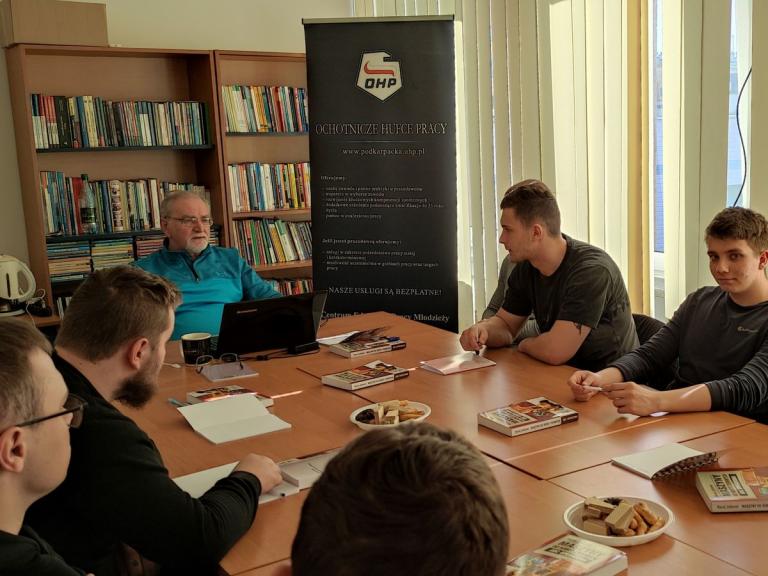 Operator koparko – ładowarki po raz drugi w Krośnie