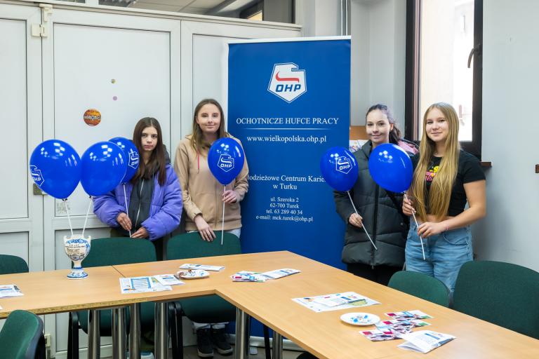 Dzień Otwarty w Młodzieżowym Centrum Kariery w Turku – Szansa na Rozwój Zawodowy i Bezpieczną Karierę