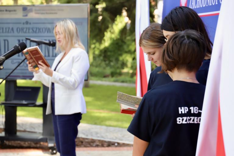 Narodowe Czytanie „Nad Niemnem” Elizy Orzeszkowej