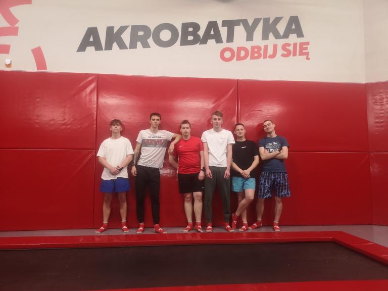 Akrobaci z OSiW Niechanowo