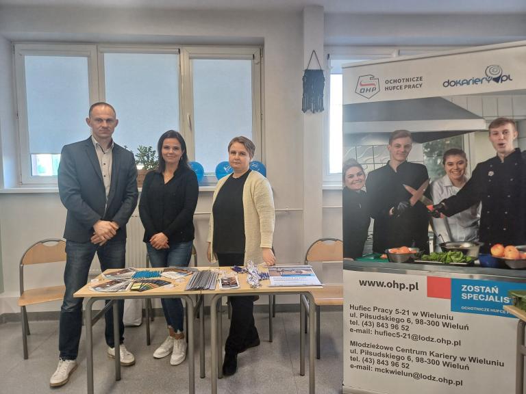 HP 5-21 Wieluń: Promocja usług OHP na Dniu Otwartym Zespołu Szkół nr 3 im. Mikołaja Kopernika w Wieluniu