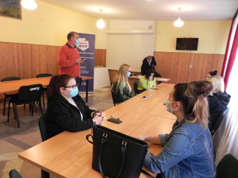 ROZPOCZĘCIE KURSU ZAWODOWEGO KOSMETYCZKA Z ELEMENTAMI WIZAŻU W PIŃCZOWIE