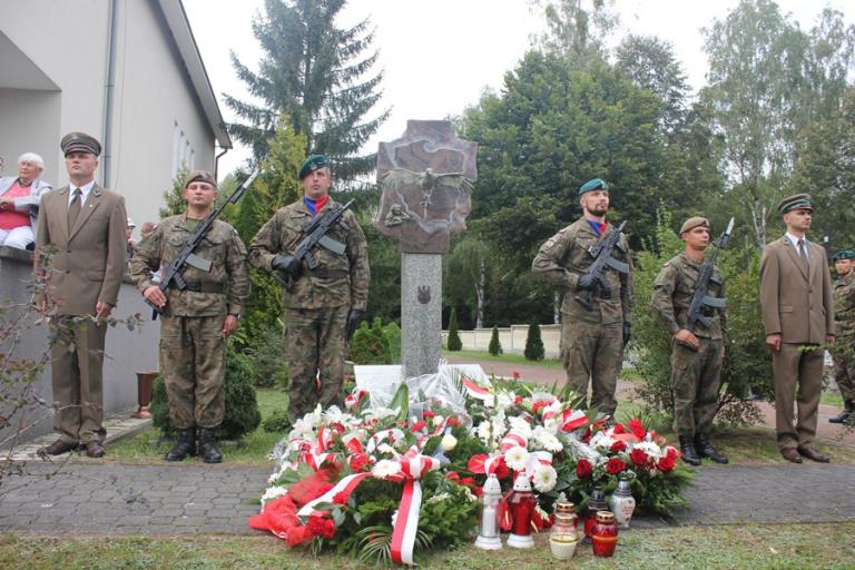 Białystok: Ochotnicze Hufce Pracy w w hołdzie 