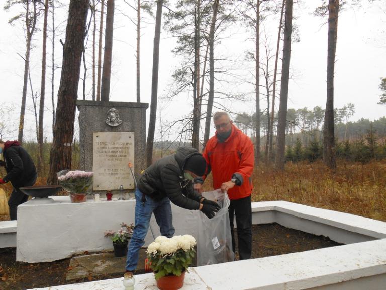 PAMIĘĆ O BOHATERSKICH PRZODKACH