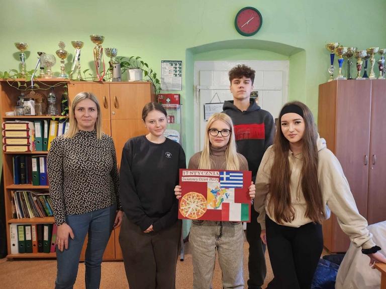 Światowy Dzień Pizzy w Hufcu Pracy w Jaworze