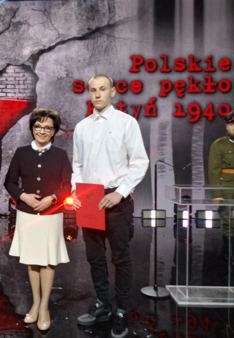 Kamil Symula z Hufca Pracy w Kraśniku laureatem konkursu „Polskie serce pękło. Katyń 1940”