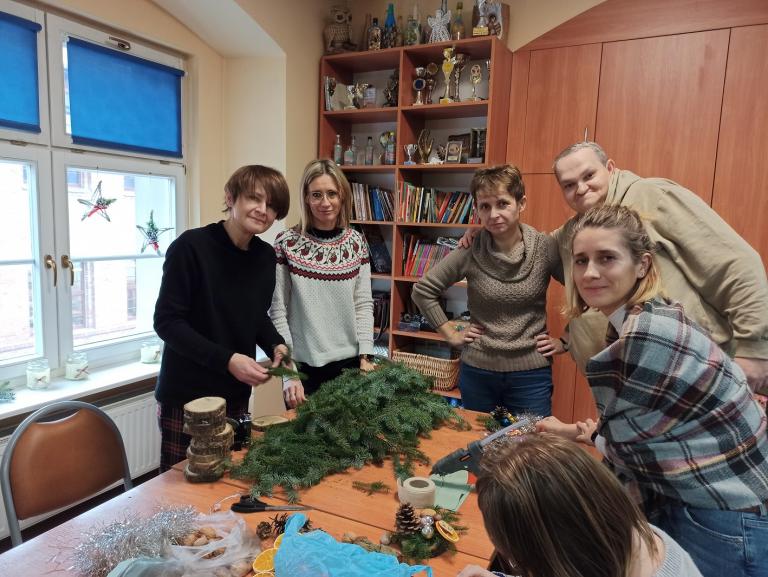 Warsztaty świąteczne w Środowiskowym Domu Samopomocy w Śremie