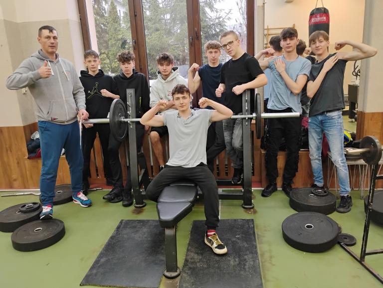 Zawody w wyciskaniu sztangi leżąc w Tczewie