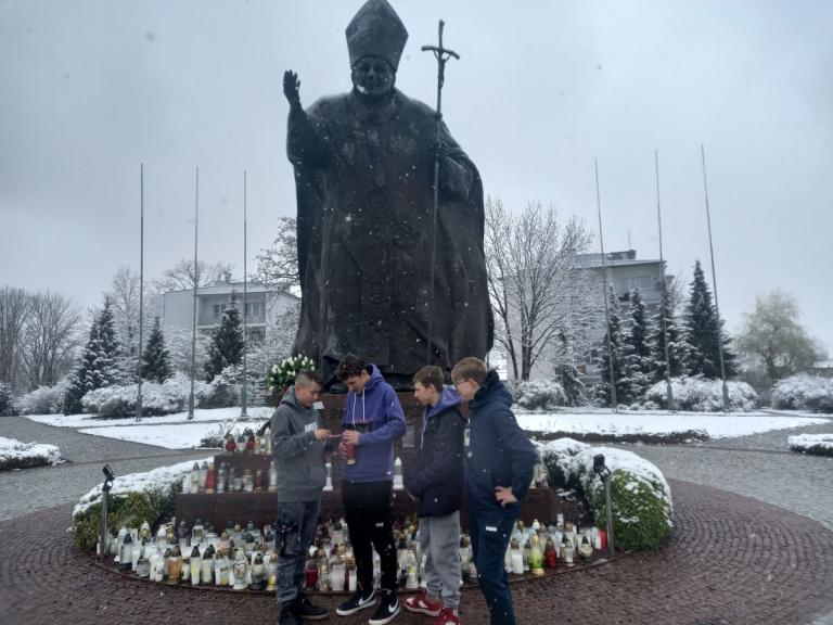 W Dębicy pamiętamy o Papieżu Polaku