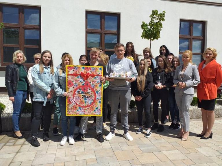 GODNIE UCZCILI DZIEŃ MATKI W OSIW STARACHOWICE
