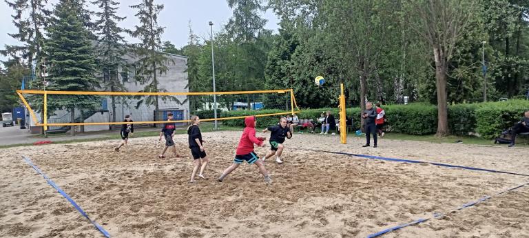 Turniej piłki siatkowej w Hufcu Pracy w Koninie