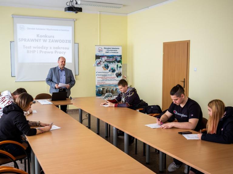 Konkurs wiedzy BHP i przepisów prawa pracy w OSiW w Iwoniczu