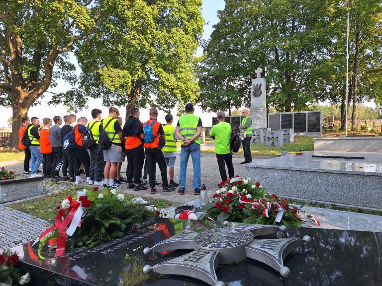 HP 5-15 Zduńska Wola: IV Patriotyczny Rajd Rowerowy w Zduńskiej Woli