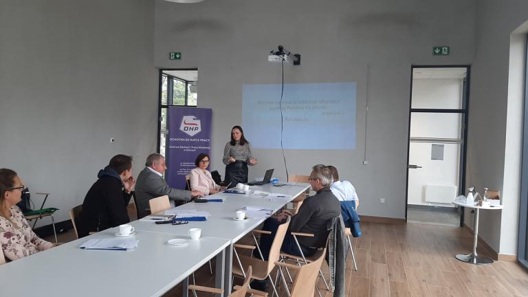 OHP SZKOLI W OSTROWCU ŚWIĘTOKRZYSKIM Z ZAKRESU REFUNDACJI