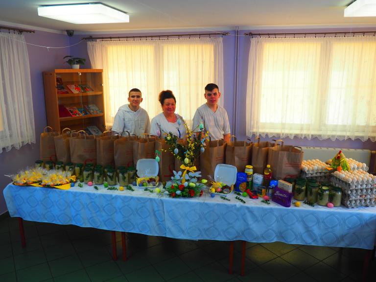 OSiW w Człuchowie pomaga potrzebującym z okazji Świąt Wielkanocnych