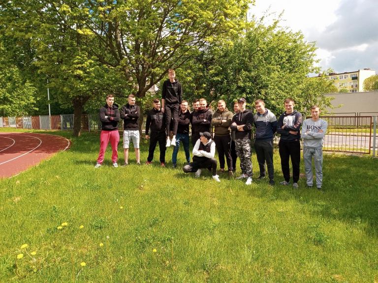 Sportowe rozgrywki w 11-23 Hufcu Pracy Słupsk