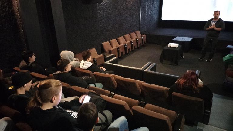 Kino inaczej: edukacja przez film