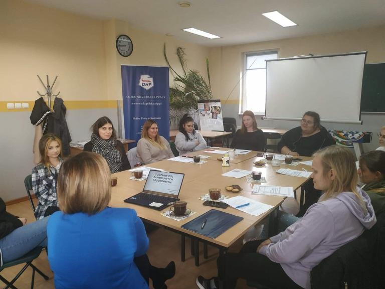Warsztaty „Godzenie ról zawodowych i rodzinnych’’ w Kościanie