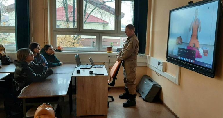 Kolejne zajęcia w ramach Ogólnopolskiego programu szkoleń z zakresu pierwszej pomocy przedmedycznej w Hufcu Pracy w Górze