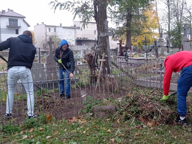 Kolno: Pamiętamy o zapomnianych grobach