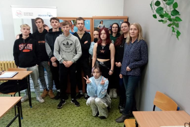 Projekty: „Szkolenie w zakresie umiejętności i kompetencji społecznych ESCO” dla uczestników HP 5-13 Tomaszów Mazowiecki