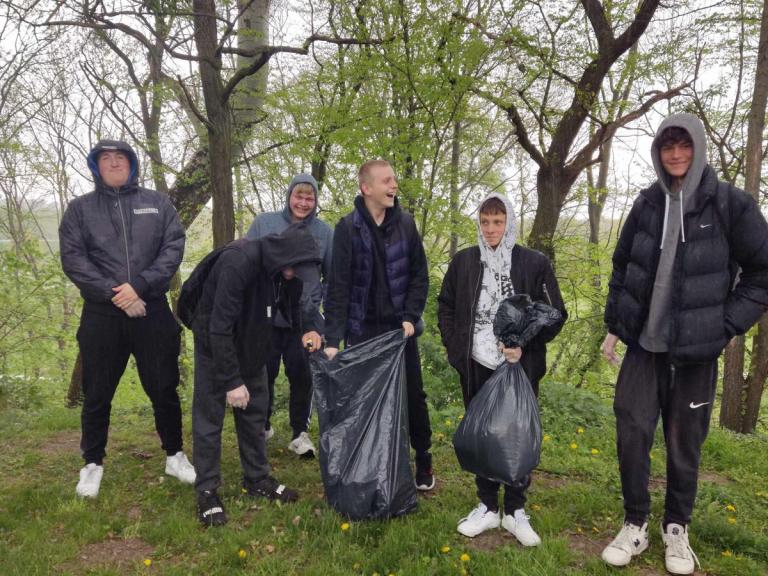 „Zainwestuj w nasza planetę – Światowy Dzień Ziemi” w tarnobrzeskim 9-15 Hufcu Pracy