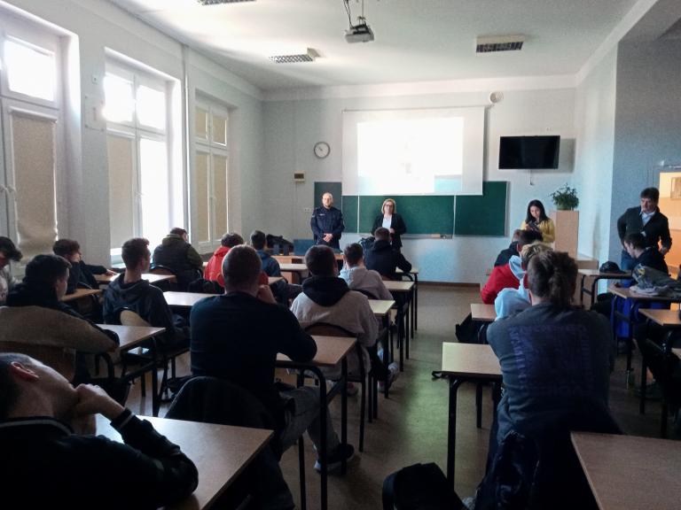 Współpraca 11-23 Hufca Pracy w Słupsku z Policją