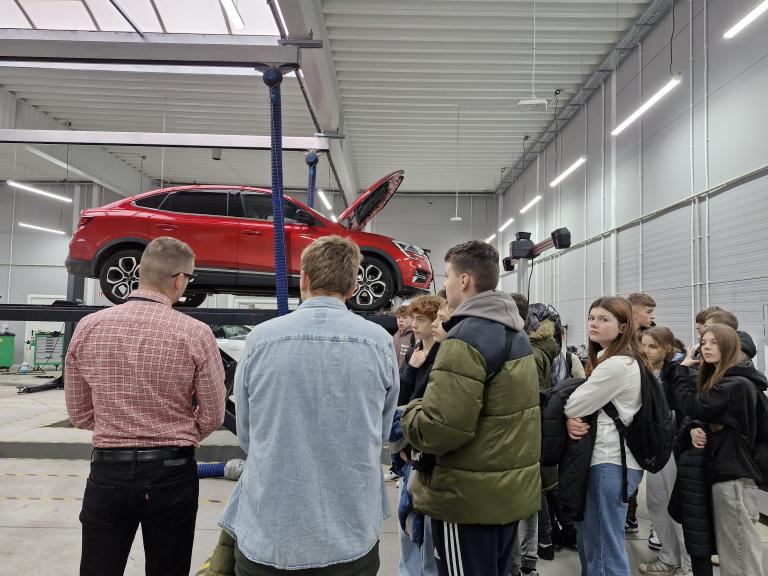 Poznajemy branżę motoryzacyjną – wizyta studyjna w Grupie Gezet w Gorzowie Wielkopolskim