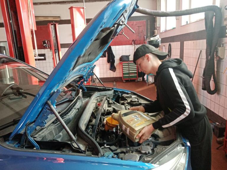 Sprawny w zawodzie – mechanik pojazdów samochodowych