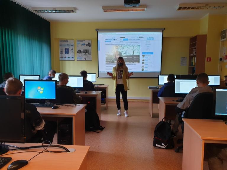 Chronimy się wzajemnie w 11-19 Hufcu Pracy