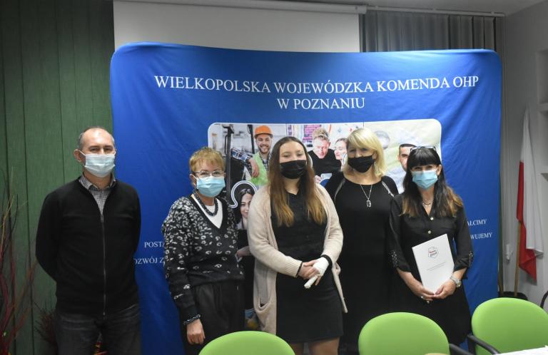 Nagroda za III miejsce w Ogólnopolskim Konkursie „Absolwent Roku 2021”