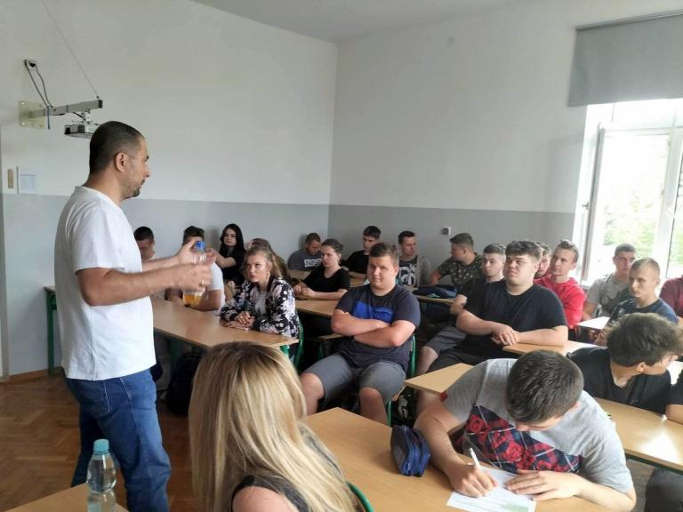 „Pierwsze kroki na otwartym rynku pracy” zajęcia z doradcą zawodowym i pośrednikiem pracy