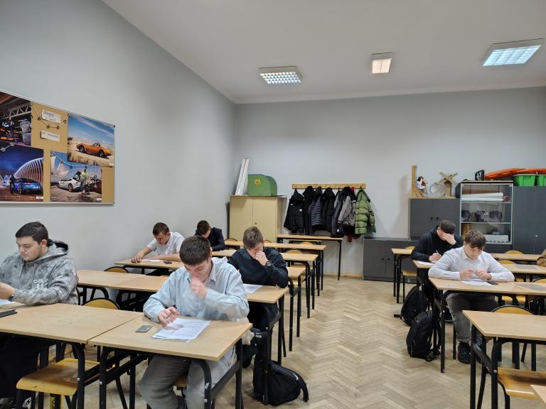 Próbne egzaminy zawodowe w 11-23 Hufcu Pracy w Słupsku