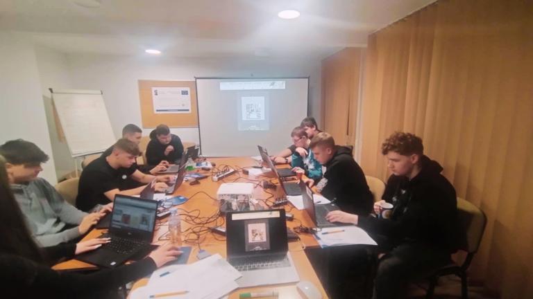 Warsztaty Edukacyjne w Ramach Projektu „Aktywni z OHP” – Nowoczesne Podejście do Nauki