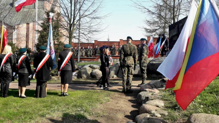 Łomża: 83 rocznica Zbrodni Katyńskiej i 13 rocznica Katastrofy Smoleńskiej