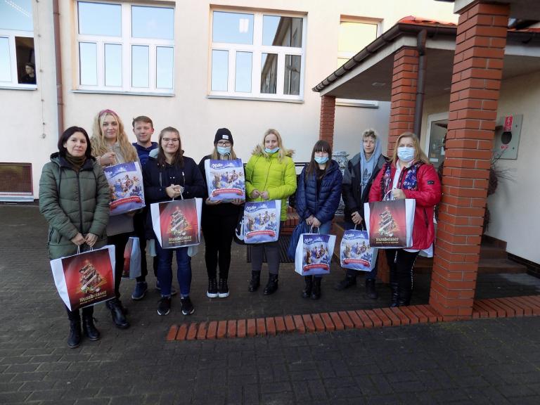 Świąteczne paczki w słupeckim Hufcu Pracy