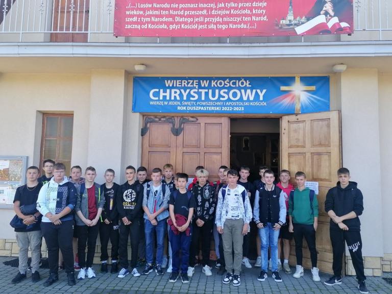 Inauguracja nowego roku szkolnego w 9-9 Hufcu Pracy