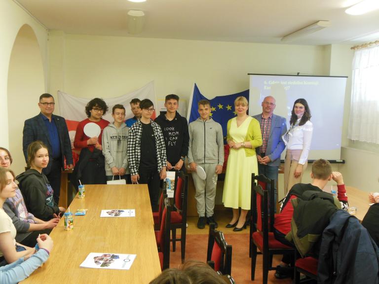  Z Unią Europejską za pan brat – Dzień Funduszy Europejskich w Hufcu Pracy  w Kielcach