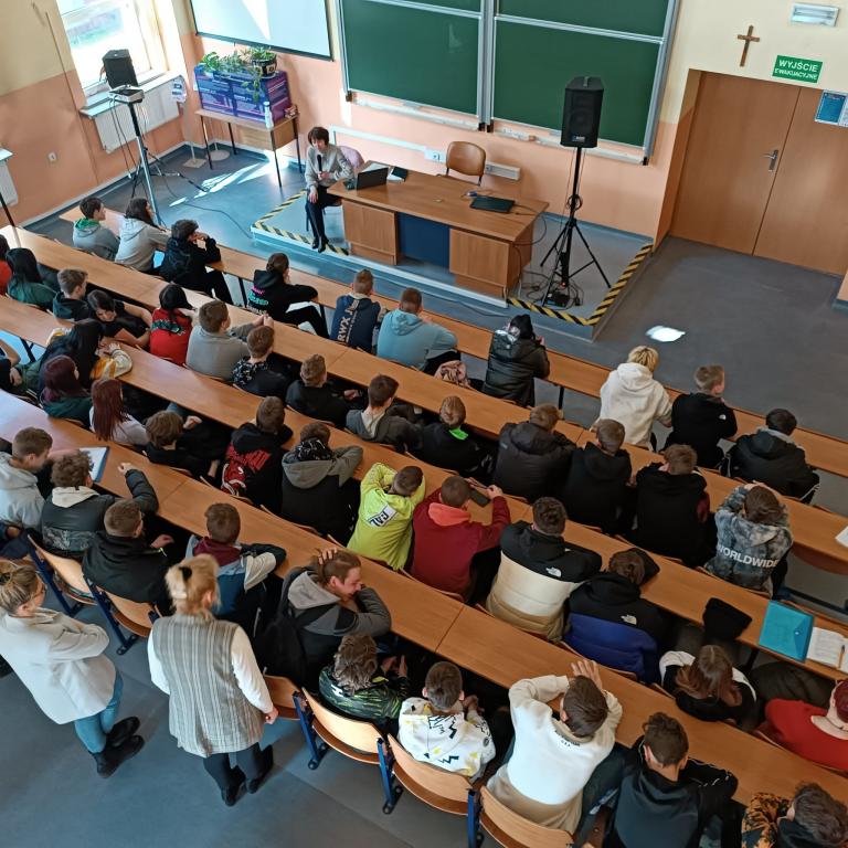 „Profilaktyka zachowań suicydalnych wśród dzieci i młodzieży”